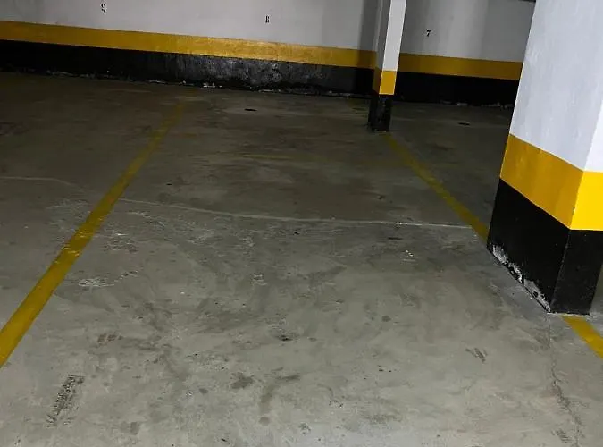 Apartamento no Guarujá Enseada a beira mar, ótima localidade e com ar condicionado